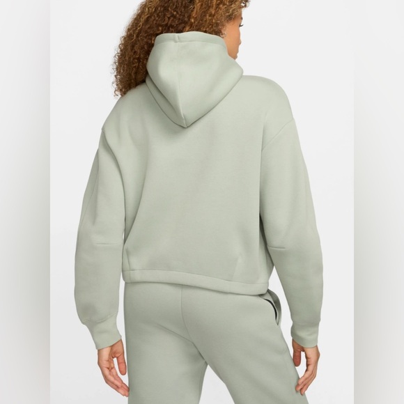 Nike Women's Sportswear Tech Fleece Oversized Hoodie FV6322-370 Size M - NWT - Picture 2 of 9